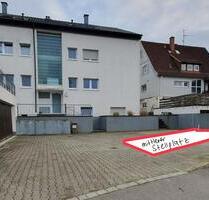 Parkplatz für Auto Zweirad Anhänger Van frei ab 1.8. in Hofen - Stuttgart Mühlhausen