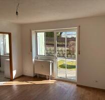 Modernes Apartment mit EBK, Terrasse u. Stellplatz in guter Lage - Deggendorf