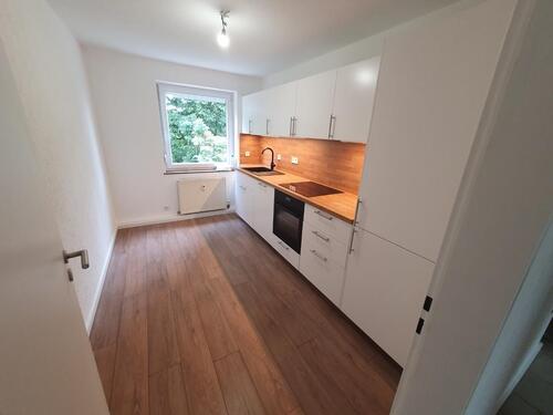 Foto - Renovierte 3-Zimmer-Wohnung - 1.100,00&nbsp;EUR Kaltmiete, ca.&nbsp; 80,00&nbsp;m&sup2;