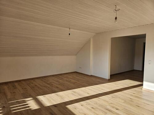 Foto - 5-Zimmer Wohnung in Eckersdorf - 900,00 EUR Kaltmiete, ca.  92,00 m²