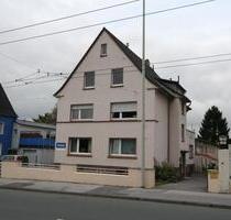 4 Zi Wohnung, 110qm mit KFZ Stellplatz, Hund erlaubt - Solingen Mitte