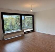 Helle 3-Zimmer-Wohnung mit zwei Balkonen, Garage & Aufzug - Mönchengladbach Süd