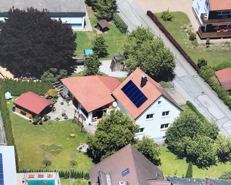 Foto - Einfamilienhaus in zentraler Lage von Erzingen mit viel Grundstüc