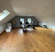 Helle 100 m² Dachgeschosswohnung – nur 5 Minuten zum Bahnhof - Hechthausen