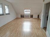 Foto - 2,5 ZW WOHNUNG WANNENBAD EBK KÖNIGSLACHERSTR 11-13 NÄHE UNIKLINIK ROSSMANN EIFLER REWE PENNY ÖVNP S BAHN LYONERSTR ZEITMIETVERTRAG 24MONATE (DANNACH VERLÄNGERUNG EVENTUELL MÖGLICH)
