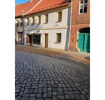 Wohn- und Geschäftshaus - 59.000,00 EUR Kaufpreis, in Annaburg (PLZ: 06925)