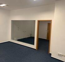 Attraktive Bürofläche mit Parkplätzen - Neubrandenburg