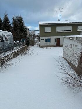 Foto - Abstellplatz für Wohnwagen oder Wohnmobil