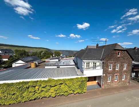 Foto - Traditionelles Winzer Haus in Monzel mit großzügigen Nebenflächen