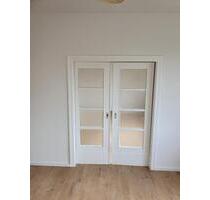 helle 4 Zimmer Wohnung, großzügig, WG geeignet - Oldenburg Kreyenbrück