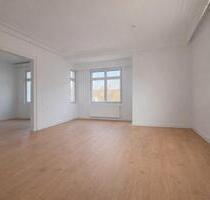 Erstbezug nach Komplettsanierung – Stilvolle 3-Zimmer-Wohnung mit - Esslingen am Neckar