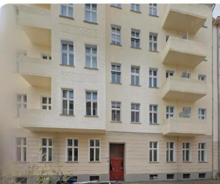 Foto - 2 ZKB Altbau mit 3,65 m Deckenhöhe & Balkon in Prenzlauer Berg