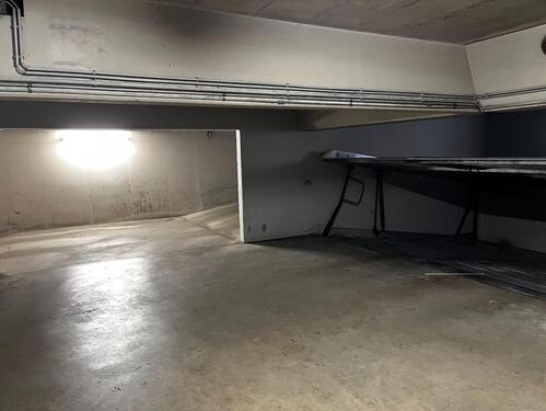 Foto - Tiefgaragenstellplatz – Breslauer Str. Ecke Neuburger Str.