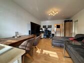 Foto - Provisionsfrei: 56qm ETW in Niederrad (Klima, EBK & Balkon)