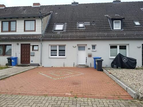 Foto - Modernisiertes RMH mit Garten, Terrasse und Stellplätzen