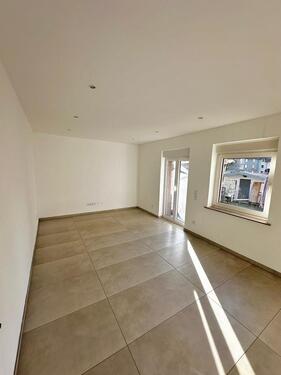 Foto - Kernsanierte Erdgeschosswohnung mit Terrasse und Einbauküche
