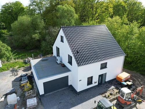 Foto - Geräumiges niedrig Energie A+ Neubau Einfamilienhaus Haus
