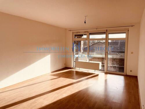 Foto - M 4801 - Gut geschnittene 3-Zimmer-Obergeschoss-Wohnung mit Loggia und Aufzug in ruhiger Lage von Lingen!