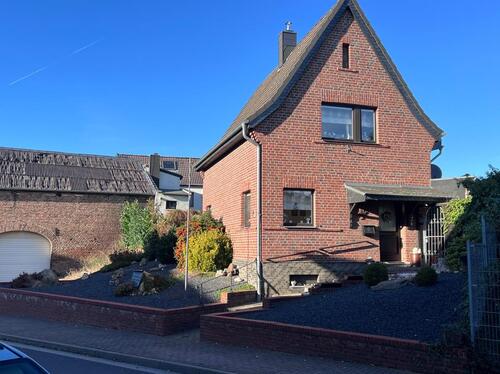 Foto - Freistehendes Einfamilienhaus mit Garten, Innenh. & Winterg.