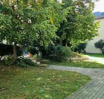 Natur pur und Direkt vor U-bahn Stadthalle！Voll Möblierte 2 Zi WG - Fürth Altstadt