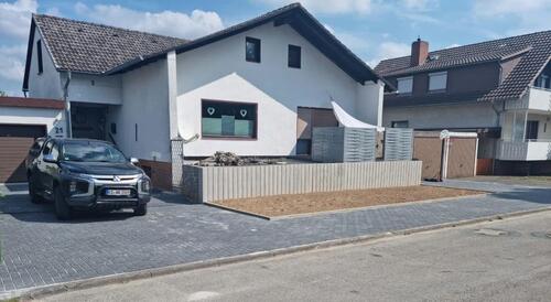 Foto - Großes Haus mit Garten und viel Potenzial.