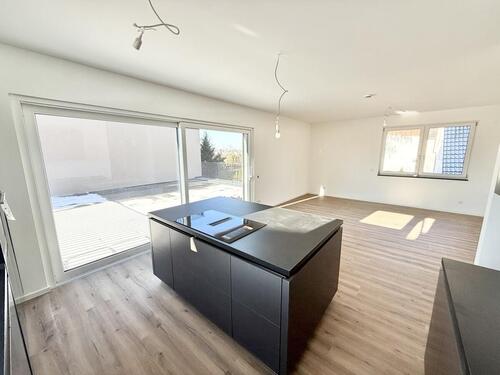 Foto - Exklusiver Neubau-Erstbezug: Moderne 4-Zi.-Wohnung mit EBK, XXL-Terrasse & Carport