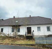 Sanierungsbedürftiges Haus mit großer Scheune & Garten - Guttenberg