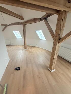 Foto - Moderne und lichtdurchflutete 2-Zimmer-Dachgeschosswohnung in zentraler Lage von Landshut [A072.09]
