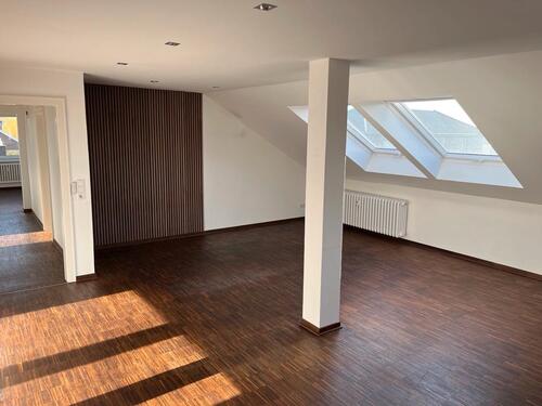 Foto - Lichtdurchflutete 80qm Dachgeschosswohnung in Top Wohnlage