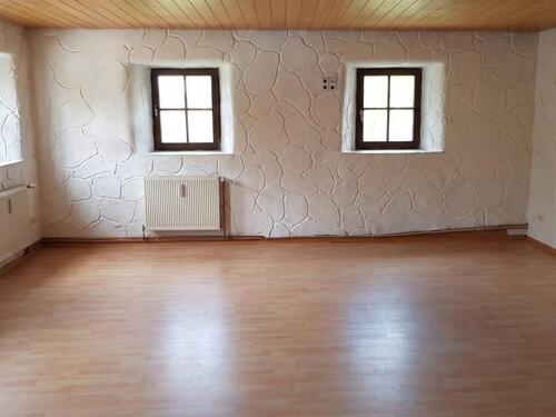 Foto - Große 4-Zimmer-Erdgeschosswohnung mit EBK und TERRASSE im idyllischen Sachsbach