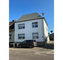Ein - Zweifamilienhaus mit guter Renditemöglichkeit in Ensdorf