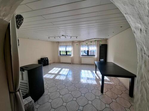 Foto - 4 Zimmer Küche Bad - 700,00&nbsp;EUR Kaltmiete, ca.&nbsp; 125,00&nbsp;m&sup2;