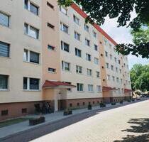 Lichtdurchflutete 3-Zimmer mit Balkon und neuer EBK in Merseburg