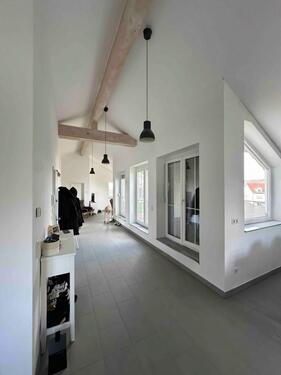 Foto - Wunderschöne 2-Zimmer-DG-Whg, ca. 83 m2, ab 1.4.26