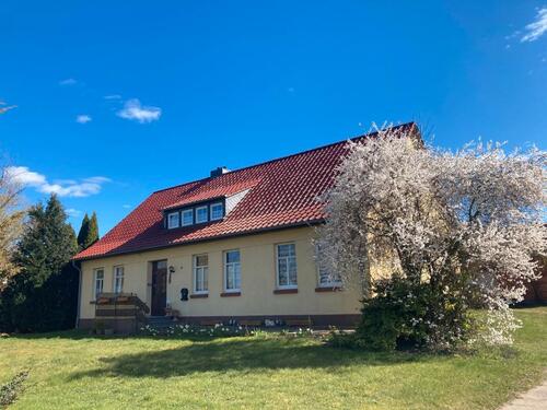 Foto - 2-Familienhaus mit Stall, Garage u. ca. 2.500 qm in Granzin