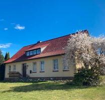 2-Familienhaus mit Stall, Garage u. ca. 2.500 qm in Granzin - Lübz