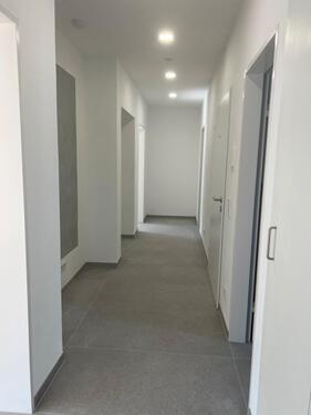 Foto - Moderne, renovierte 3,5 Zimmer EG-Wohnung in 97616 Brendlorenzen