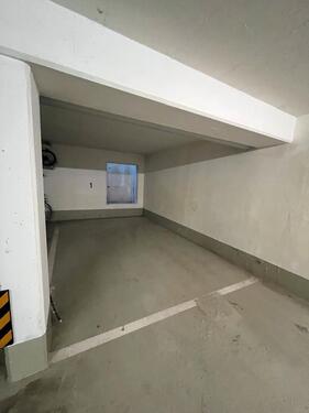 Foto - PKW ~ Motorrad ~ Garage ~ Stellplatz ~ Tiefgarage ~ Vermietung