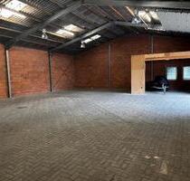 Stellplatz für Boote in der Halle, sofort verfügbar - Löhne