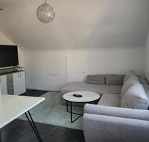 Gepflegte und gemütliche 2-Zimmer-Altbau-DG-Wohnung - Leonberg