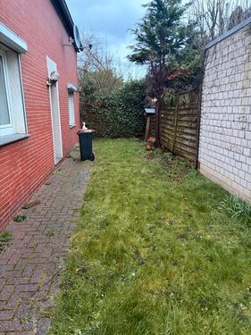 Foto - Haus zur Vermietung in Büttgen mit Hof, Garten, Carport