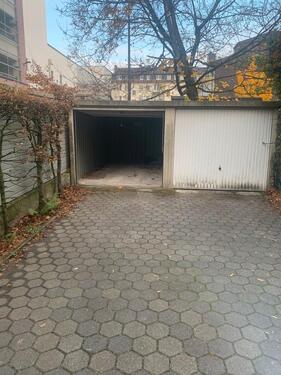 Foto - 2 Garagen und 3 Stellplätze in der Gladbecker Innenstadt