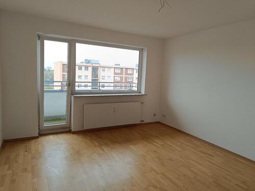 Foto - Helle sanierte 3-Zimmer Wohnung im 8. OG mit Balkon in Köln