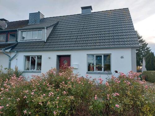 Foto - kernsaniertes Einfamilienhaus, Siedlungshaus