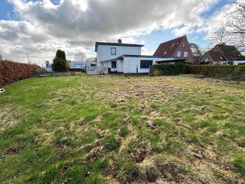 Foto - 4 Familienhaus + Baugrundstück oder Autoplatz Provisionsfrei