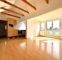 Gemütliche 2-Zimmer DG-Wohnung mit Balkon und Stellplatz! - Kümmersbruck