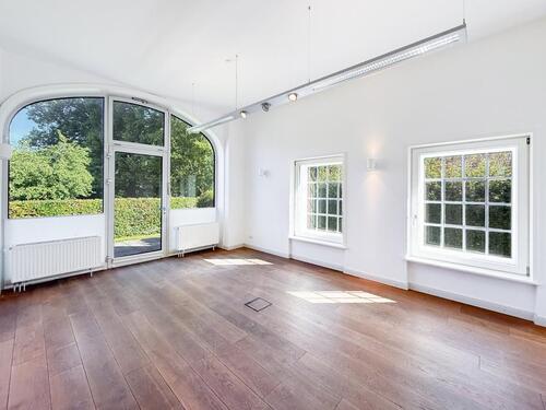 Foto - Repräsentative Gewerbefläche auf einem Gutshof bei Eckernförde
