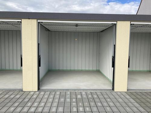 Foto - Vermiete große Garage (5,8 x 2,8)m + Licht & Strom in 95111-Rehau