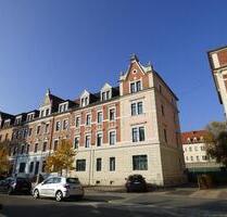 Geräumige 3-Zimmer-Wohnung mit Holzdielenboden und Balkon in Meißen Zaschendorf