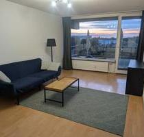Helle 2-Zimmer Wohnung mit Balkon in Düsseldorf-Lörick – mit Möbe